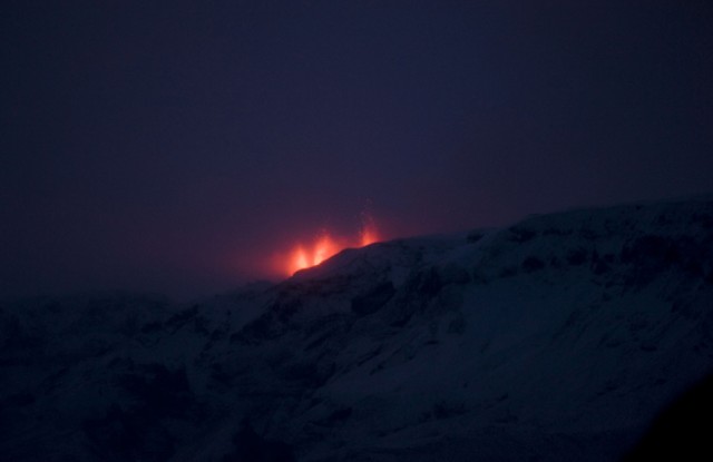 Top 10 pictures of the Icelandic volcano-0